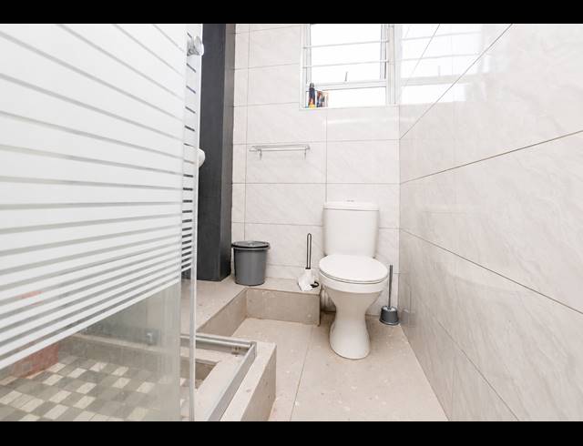 2 BEDROOM APARTMENT FOR SALE IN ESSENWOOD